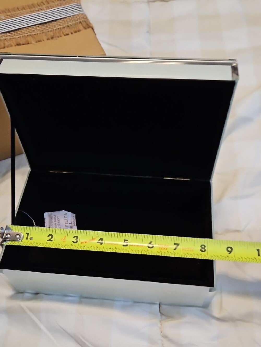 Decorative Jewerly Box with Crystal Accent - - Picture 4 of 8